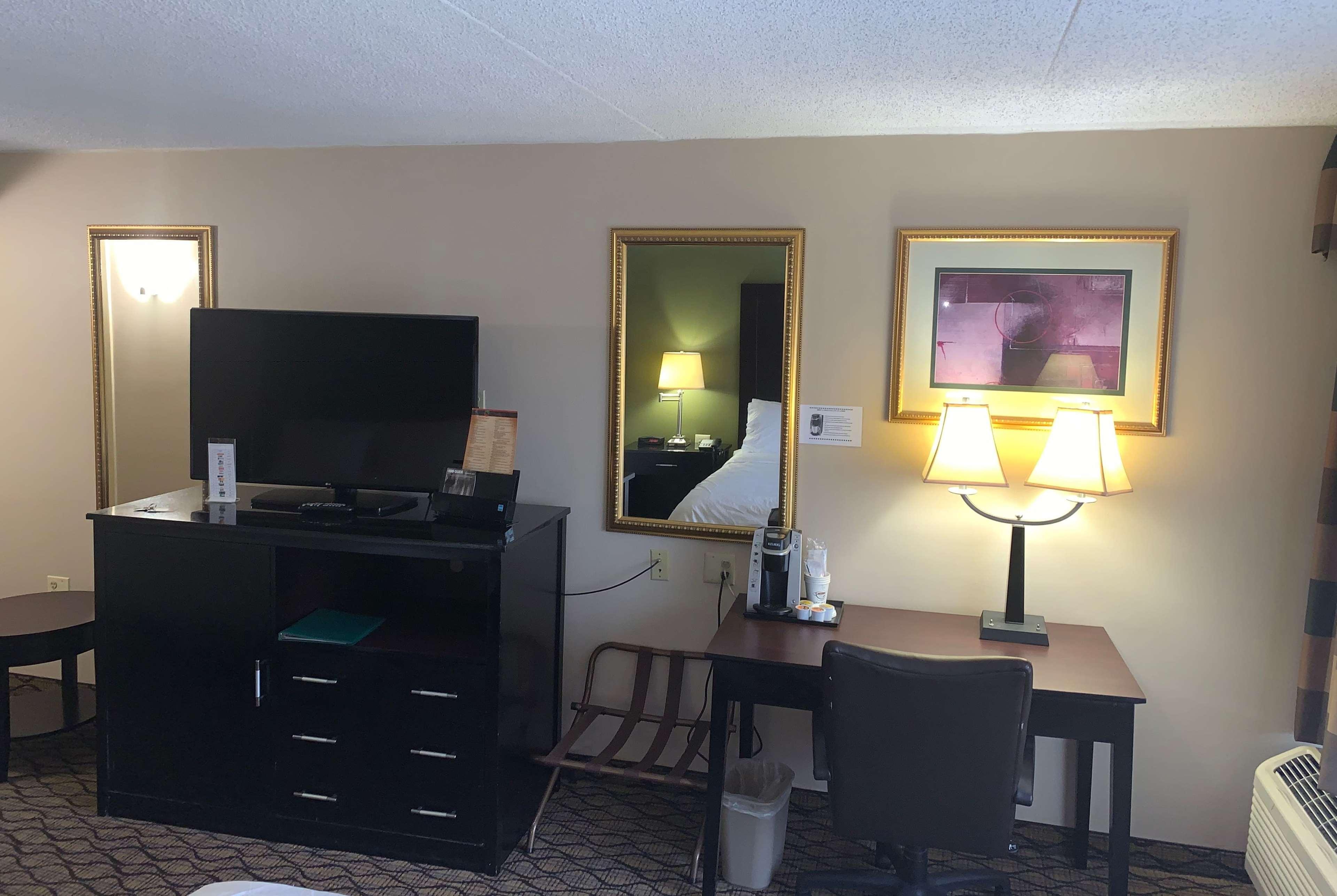 Hotel Wyndham Garden Totowa Exterior foto